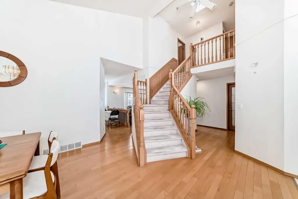 223 Hawkstone Close NW Calgary AB T3G 3P3