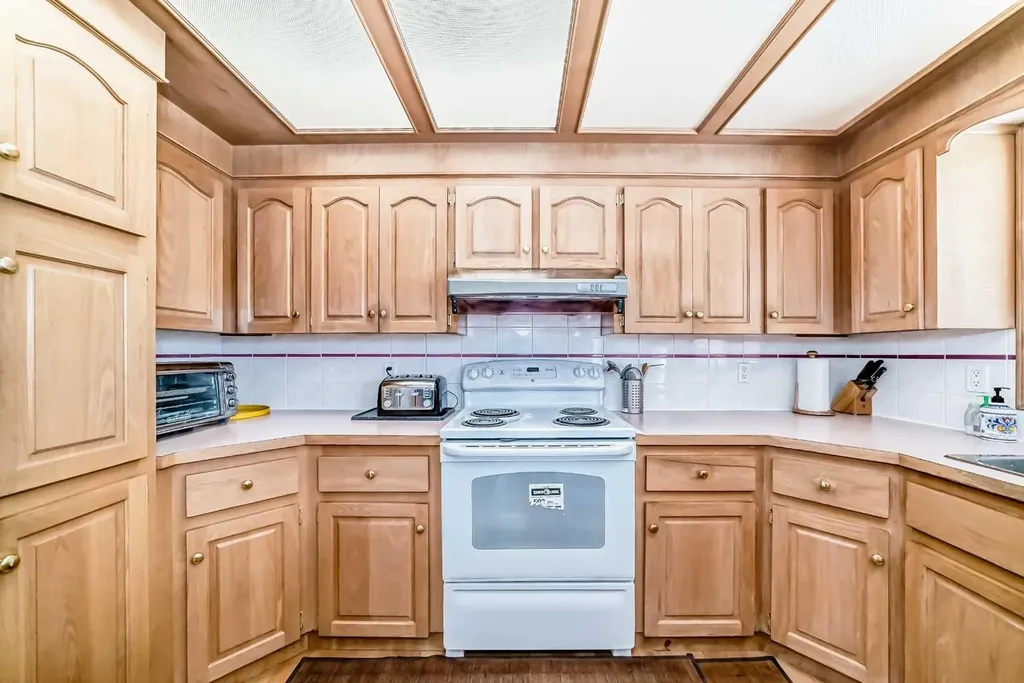 223 Hawkstone Close NW Calgary AB T3G 3P3