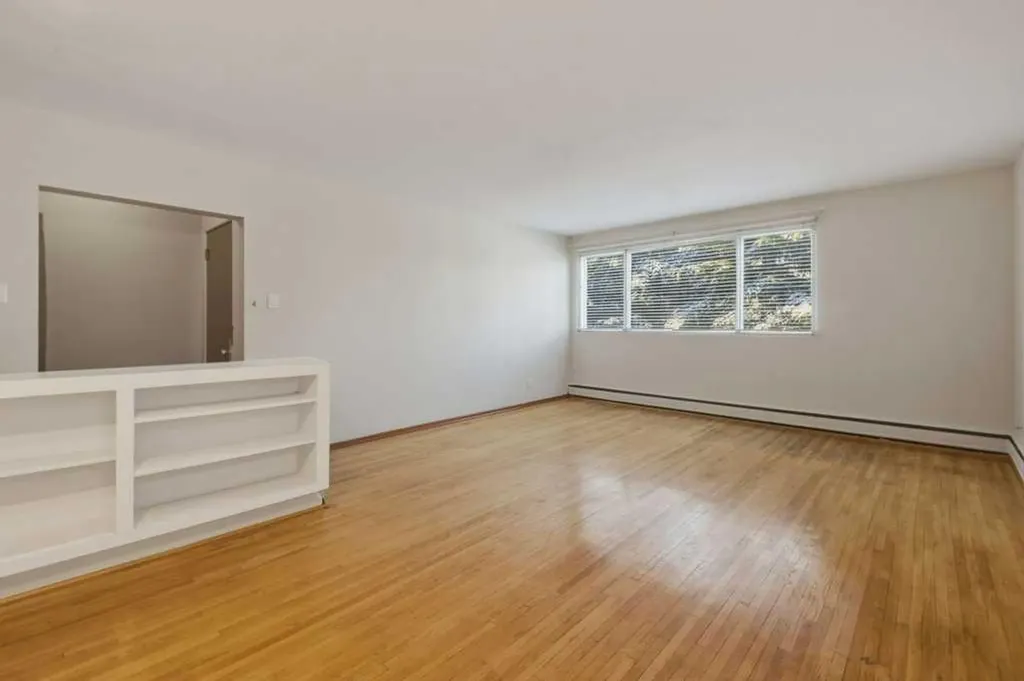 2428 14 Street SW Calgary AB T2T 3T6