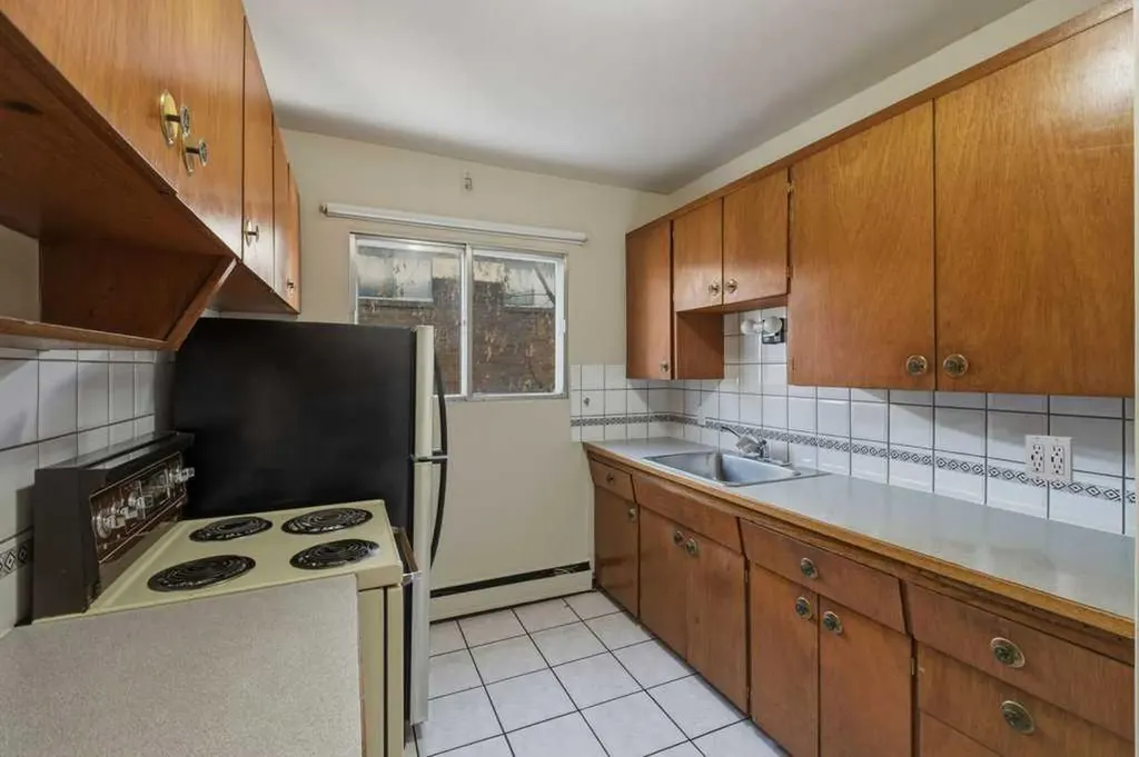 2428 14 Street SW Calgary AB T2T 3T6