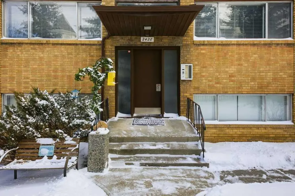 2428 14 Street SW Calgary AB T2T 3T6