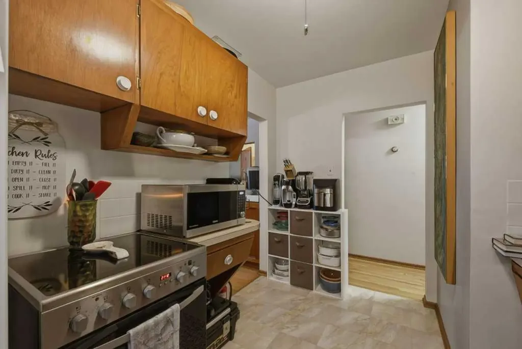 2428 14 Street SW Calgary AB T2T 3T6