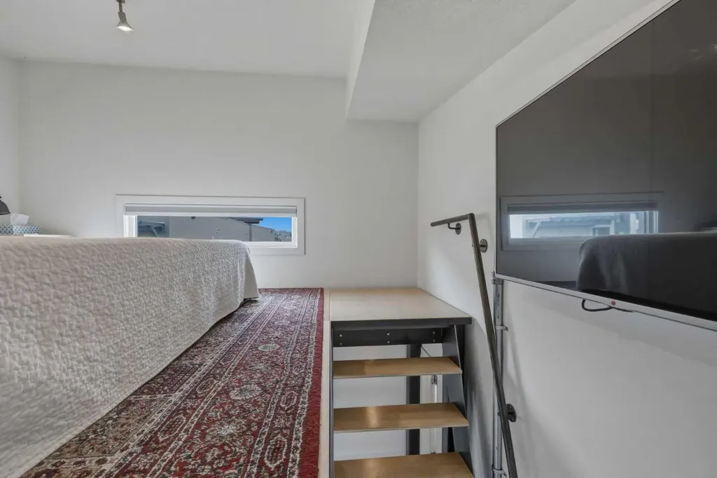 1719 9a Street SW Calgary AB T2T 6S3