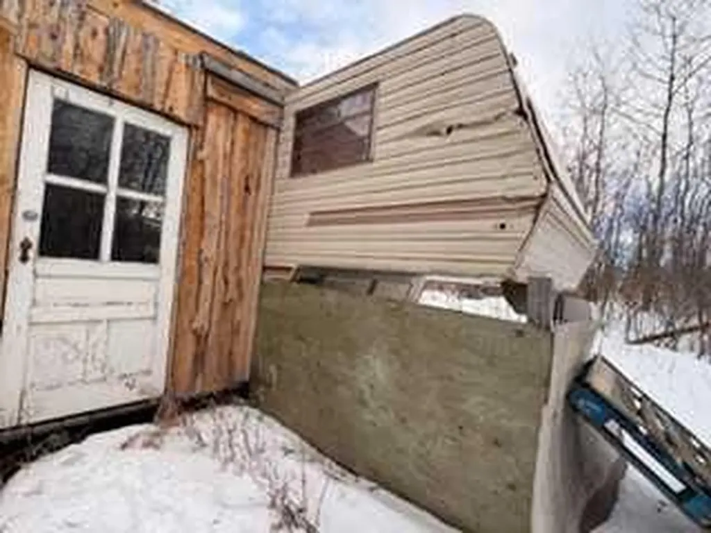 5325 48 Avenue Hardisty AB T0B 1V0