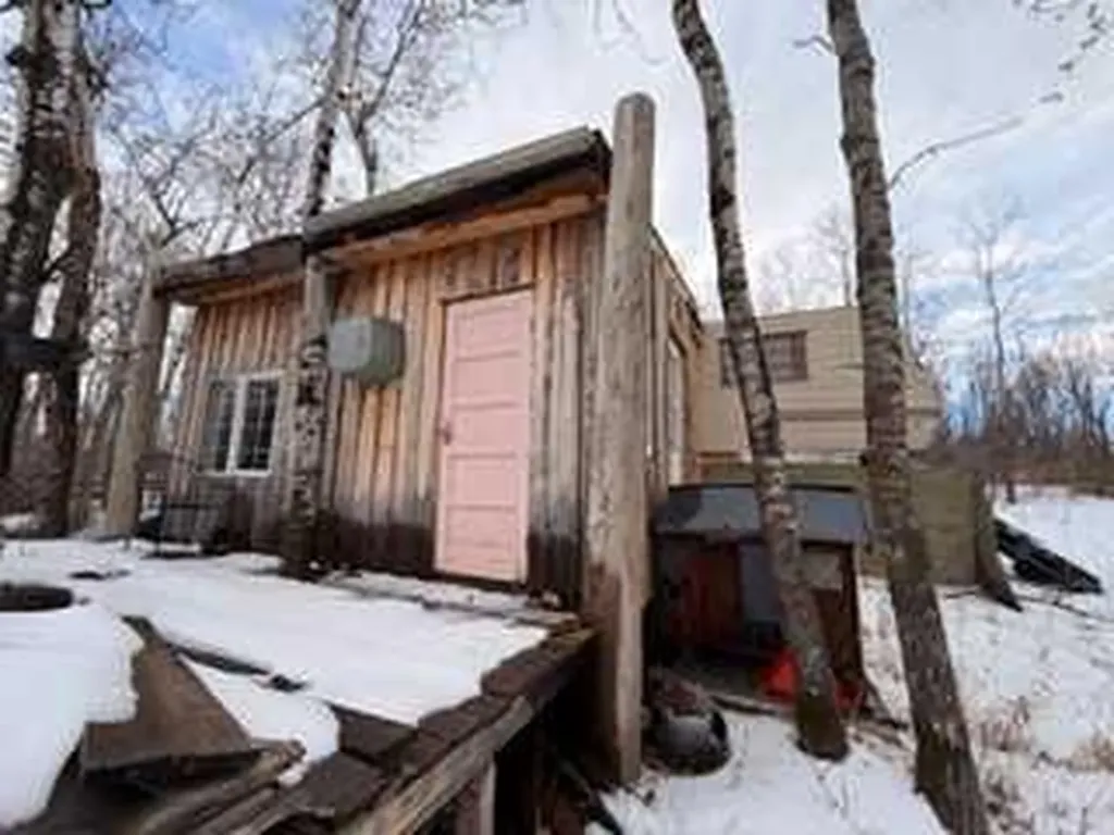 5325 48 Avenue Hardisty AB T0B 1V0
