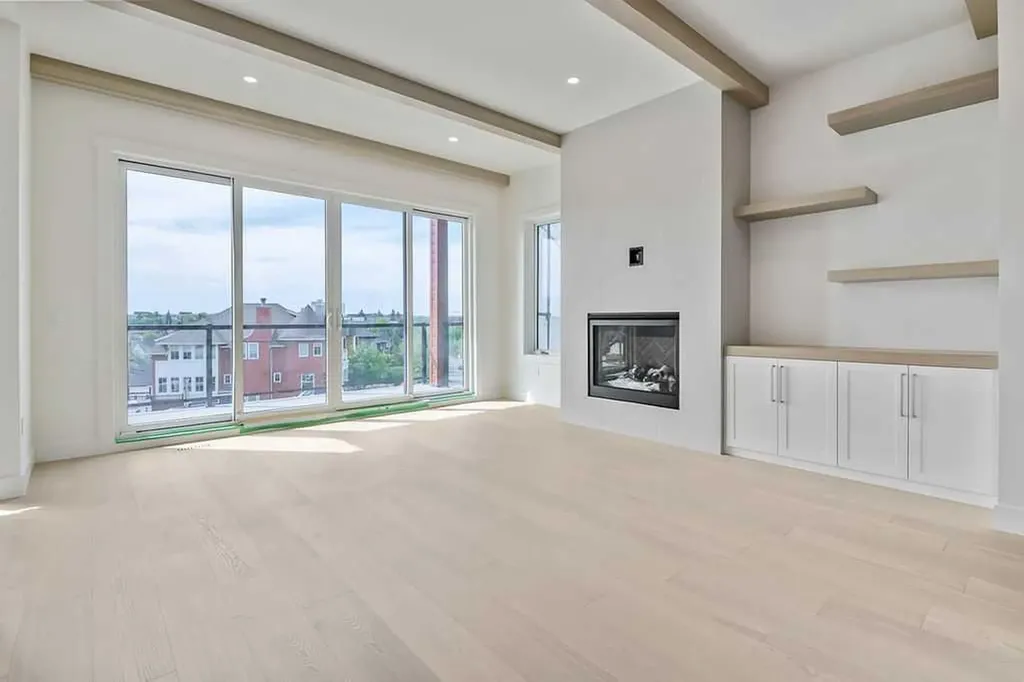 712 Bridge Crescent NE Calgary AB T2E 5B5