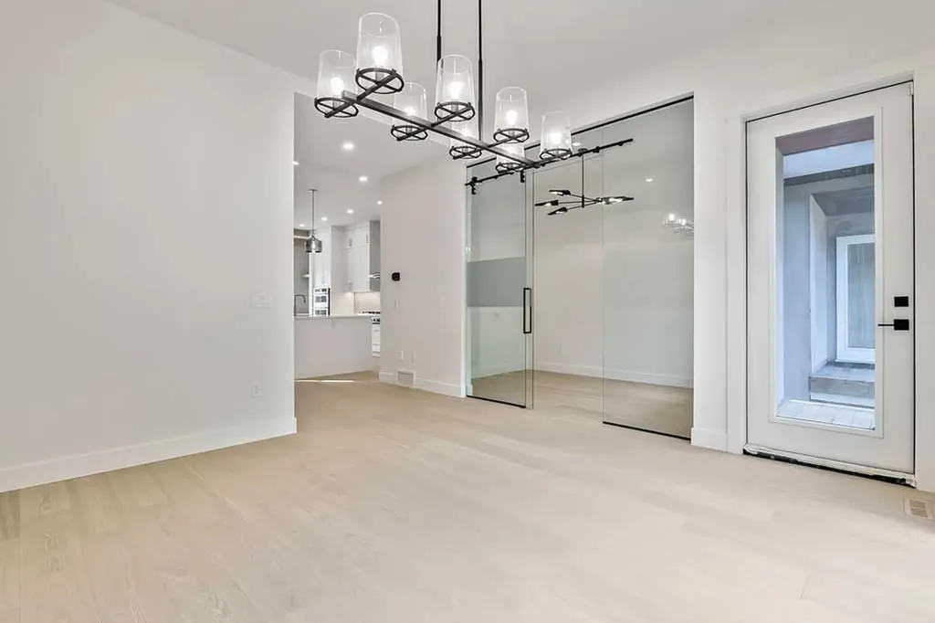712 Bridge Crescent NE Calgary AB T2E 5B5