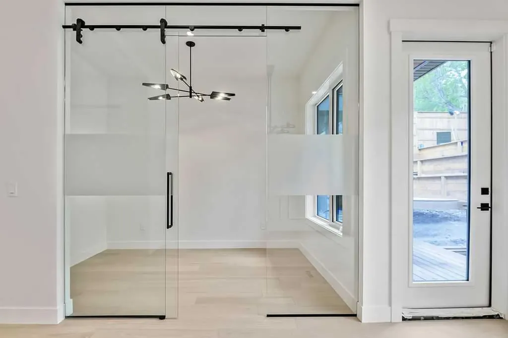 712 Bridge Crescent NE Calgary AB T2E 5B5