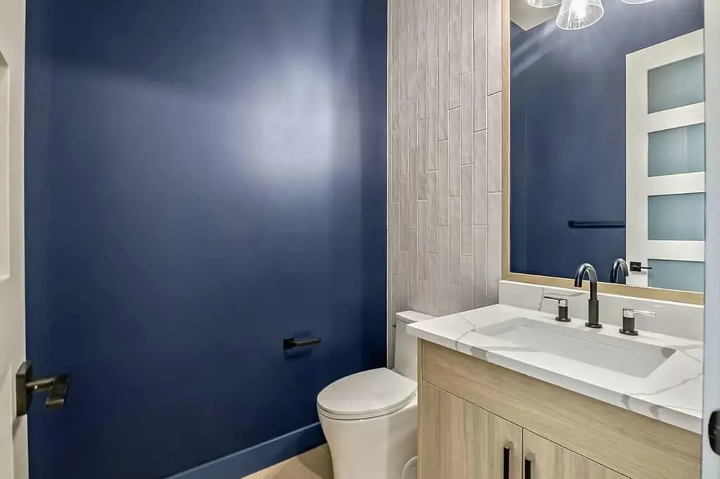 712 Bridge Crescent NE Calgary AB T2E 5B5