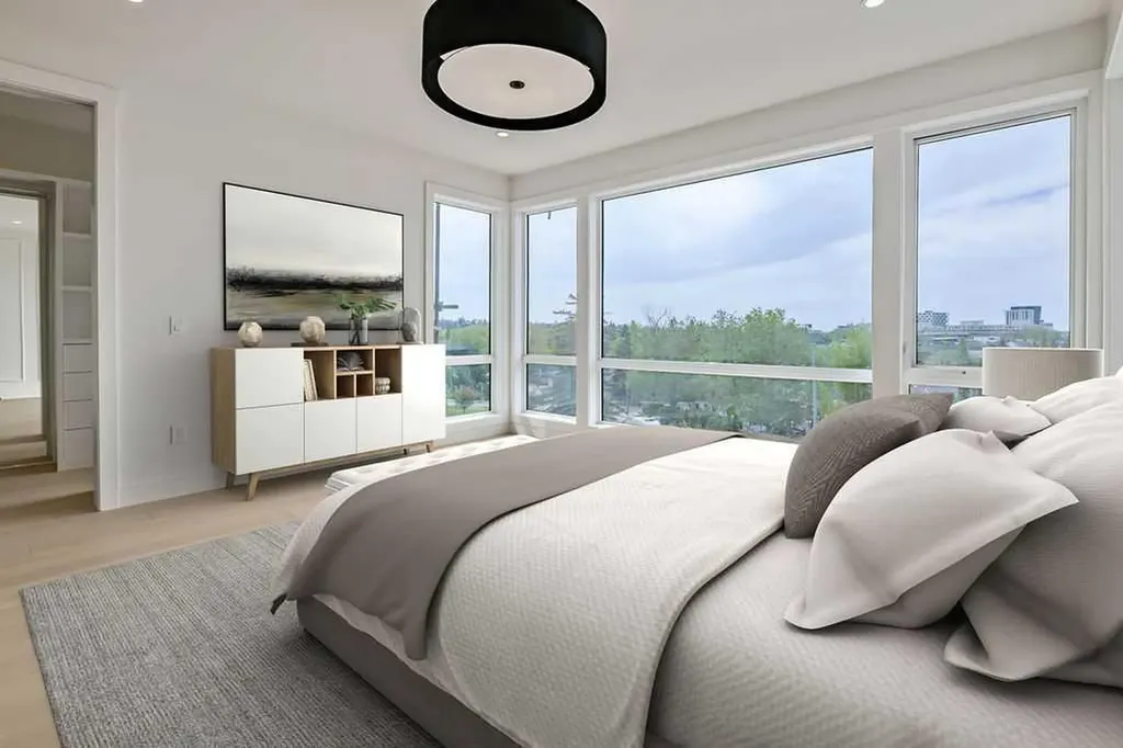 712 Bridge Crescent NE Calgary AB T2E 5B5