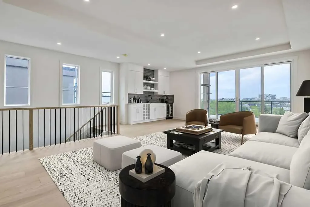 712 Bridge Crescent NE Calgary AB T2E 5B5