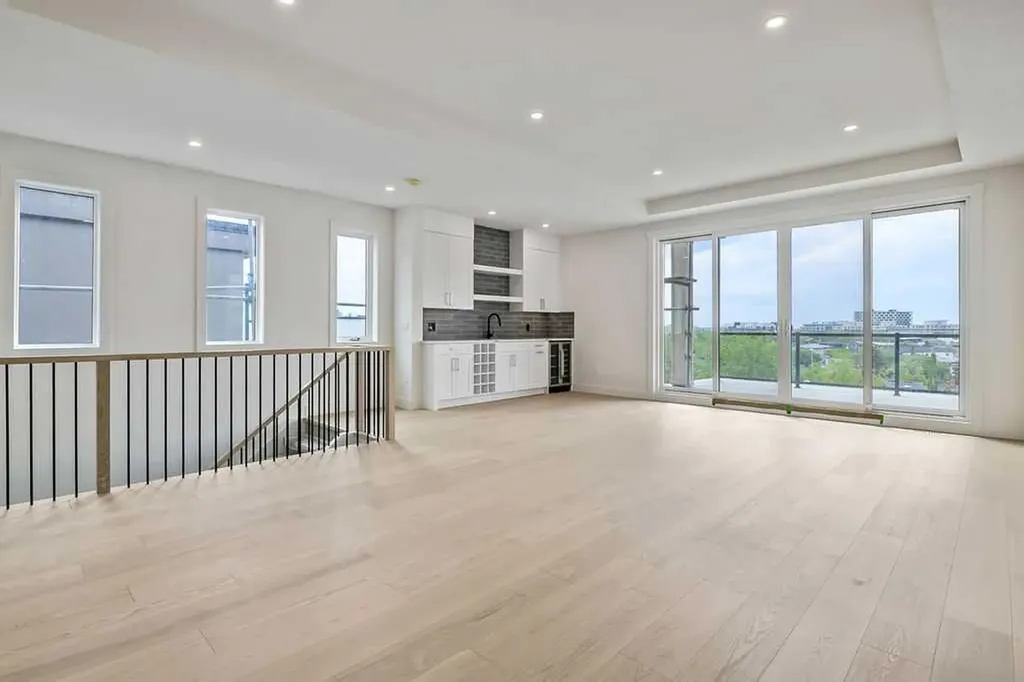712 Bridge Crescent NE Calgary AB T2E 5B5