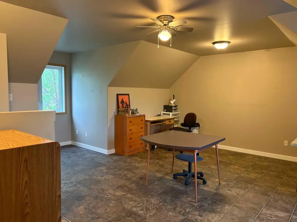 917 6 Avenue Wainwright AB T9W 1C7