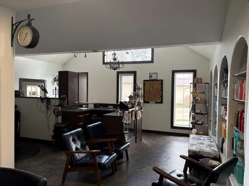 917 6 Avenue Wainwright AB T9W 1C7