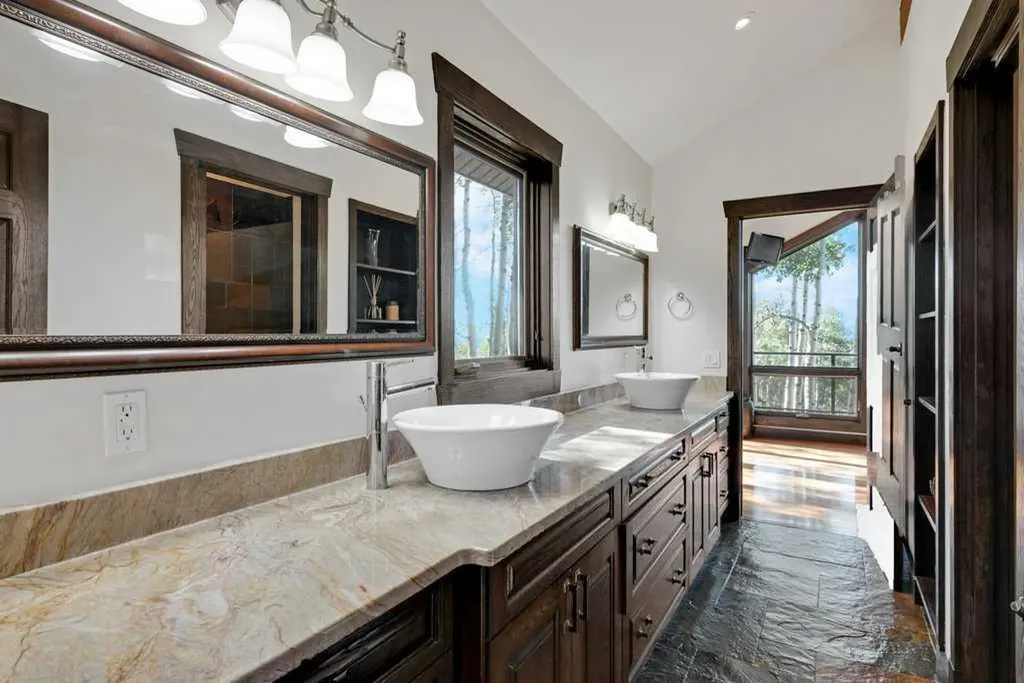 368191 184 Avenue W Rural Foothills County AB T0L 1K0