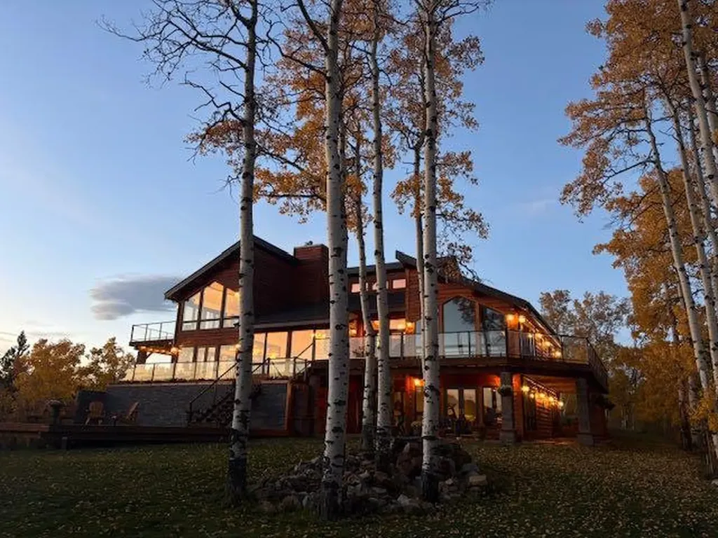 368191 184 Avenue W Rural Foothills County AB T0L 1K0