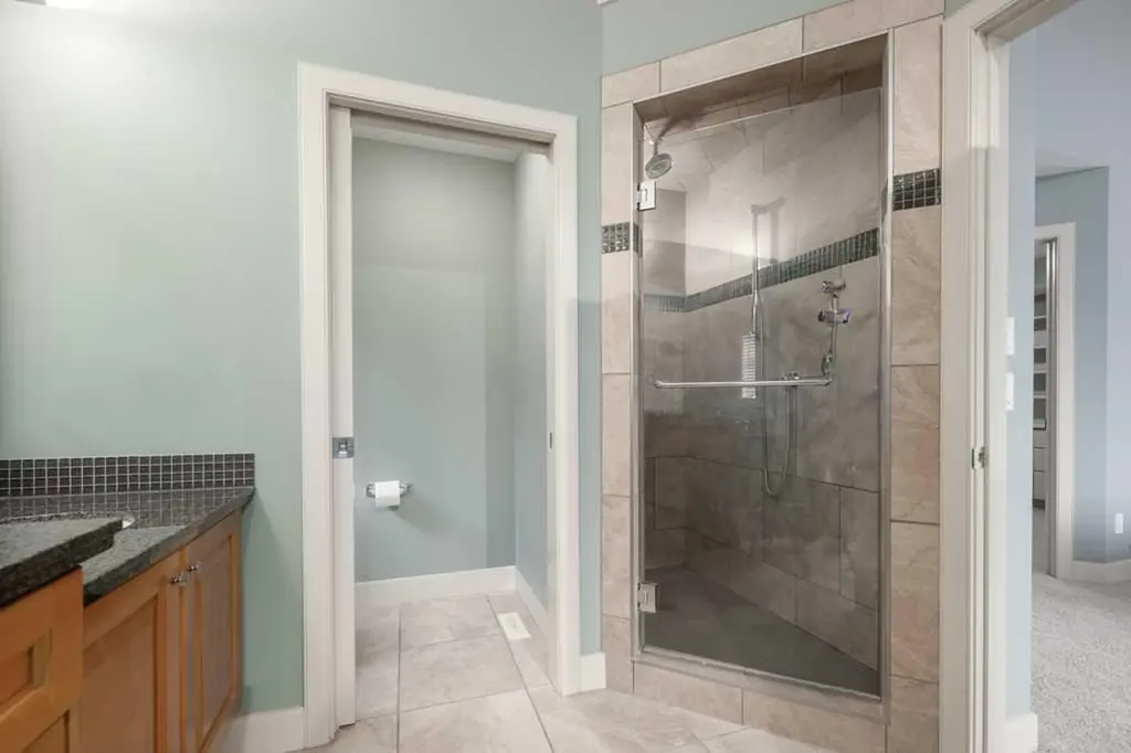 24 Aspen Meadows Green SW Calgary AB T3H 5J9