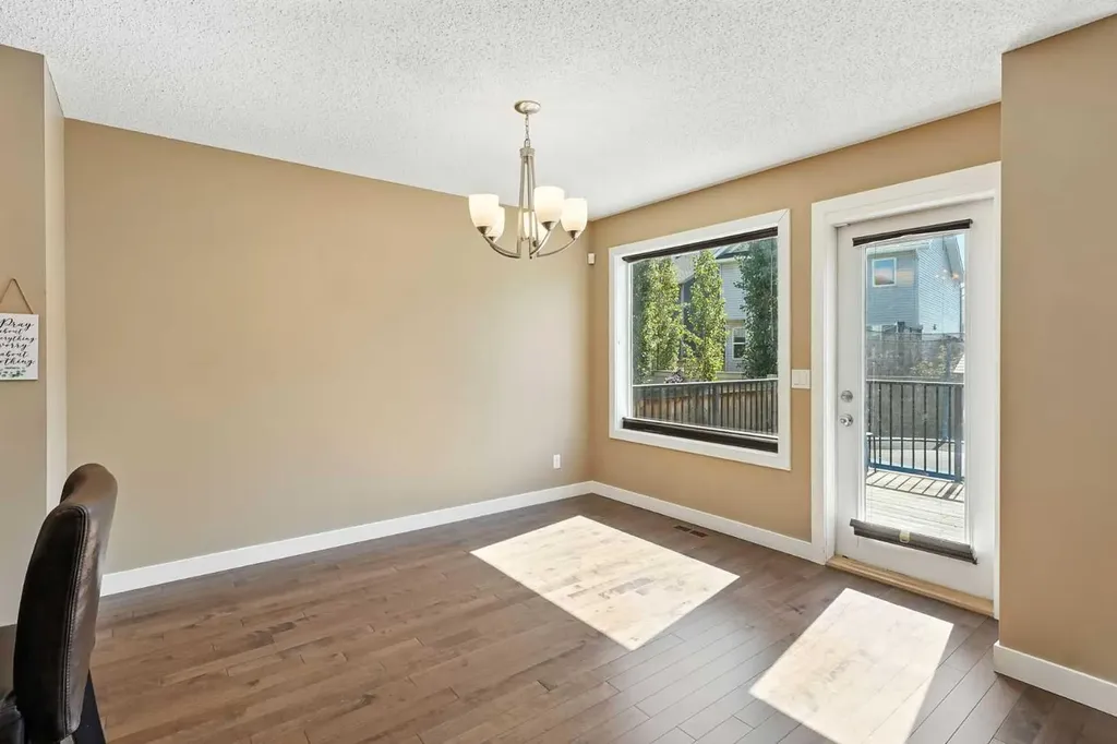 124 Kingsbridge Way SE Airdrie AB T4A 0M6