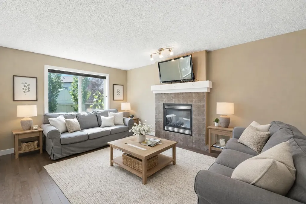 124 Kingsbridge Way SE Airdrie AB T4A 0M6