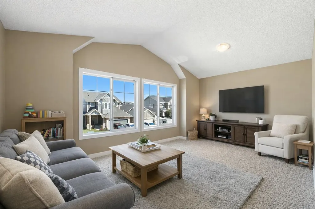 124 Kingsbridge Way SE Airdrie AB T4A 0M6