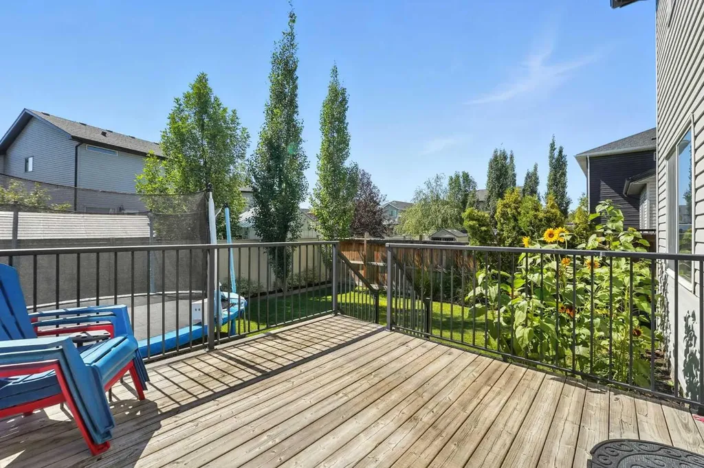 124 Kingsbridge Way SE Airdrie AB T4A 0M6
