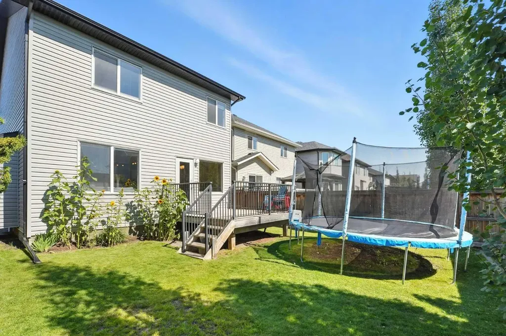 124 Kingsbridge Way SE Airdrie AB T4A 0M6