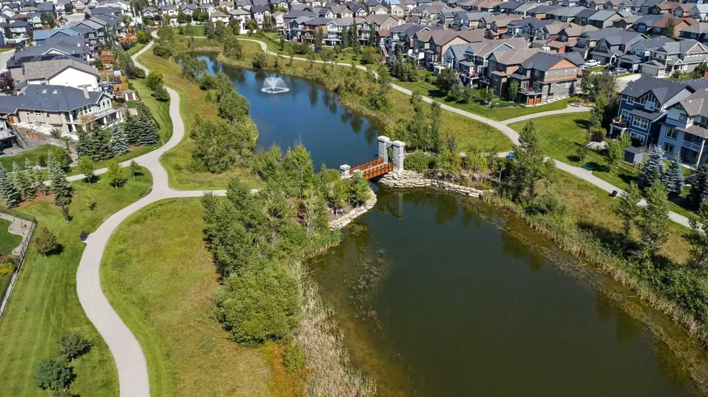 124 Kingsbridge Way SE Airdrie AB T4A 0M6