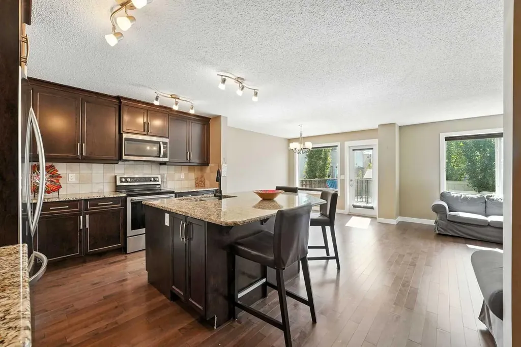 124 Kingsbridge Way SE Airdrie AB T4A 0M6