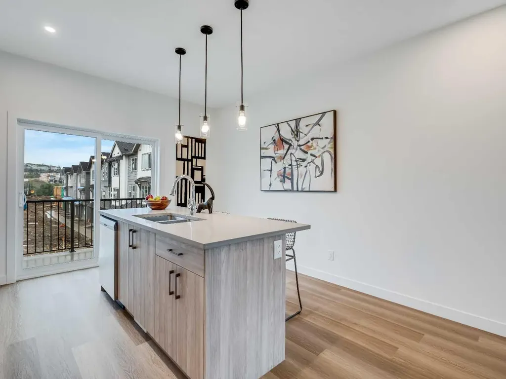 2221 81st Street SW Calgary AB T3H 3V8