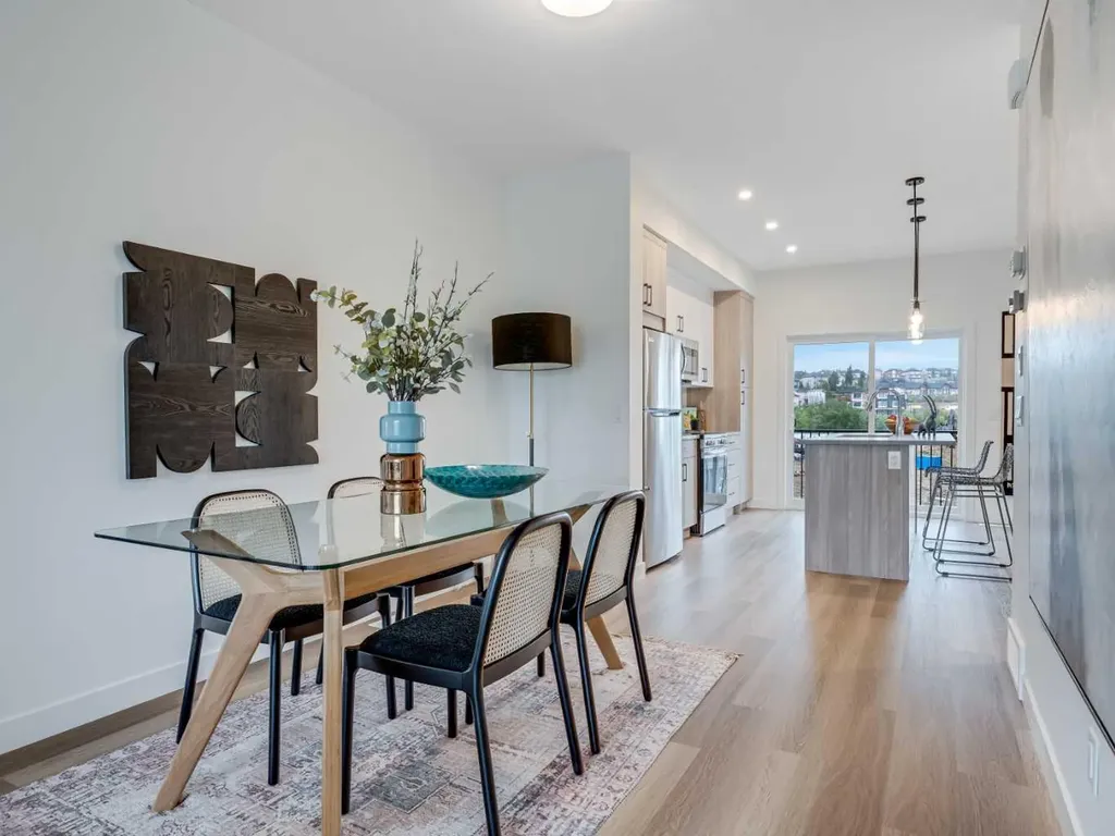 2221 81st Street SW Calgary AB T3H 3V8