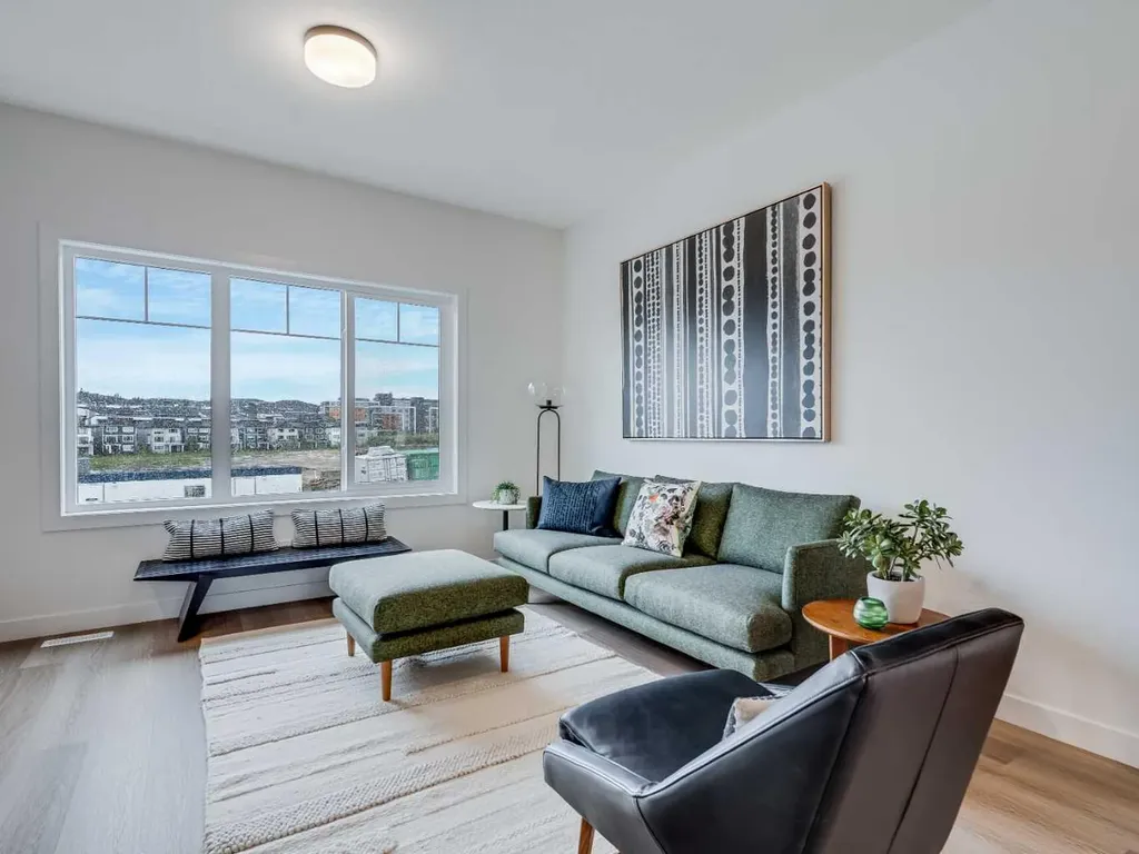 2221 81st Street SW Calgary AB T3H 3V8