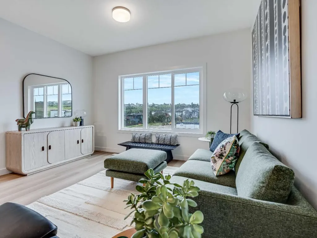 2221 81st Street SW Calgary AB T3H 3V8