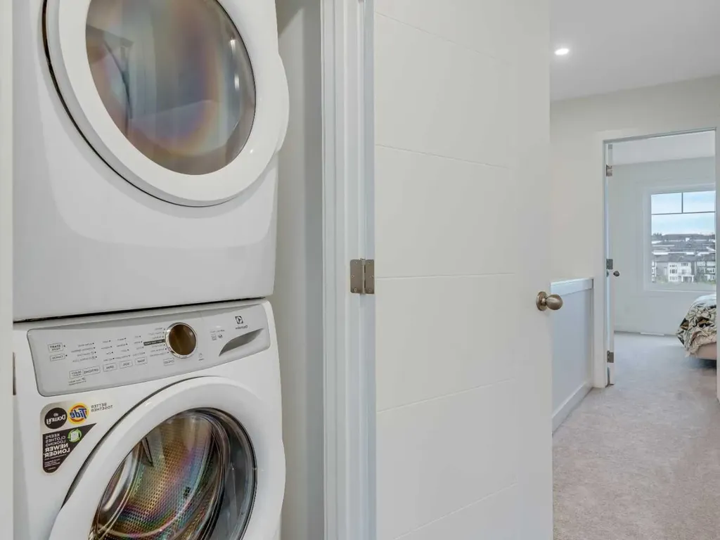 2221 81st Street SW Calgary AB T3H 3V8