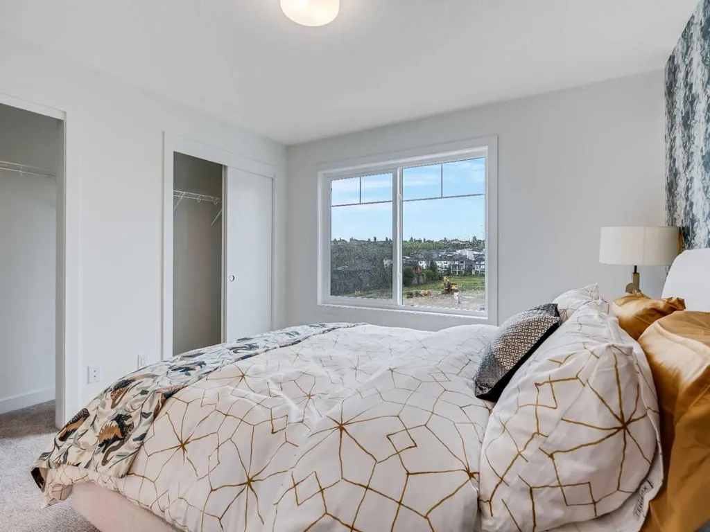 2221 81st Street SW Calgary AB T3H 3V8