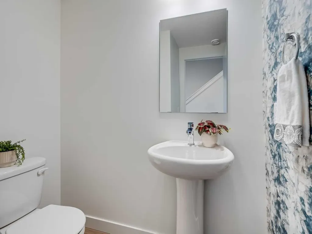 2221 81st Street SW Calgary AB T3H 3V8