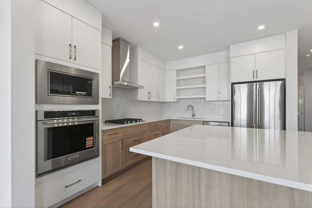 159 Greenwich Drive NW Calgary AB T3B6N9