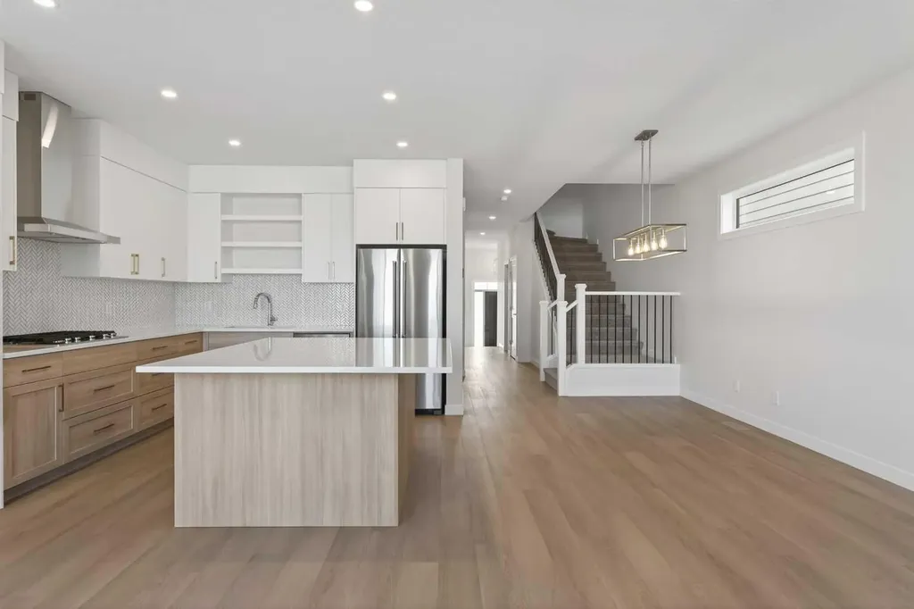 159 Greenwich Drive NW Calgary AB T3B6N9
