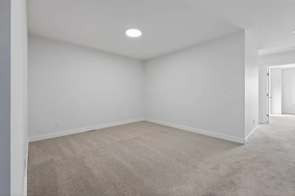 159 Greenwich Drive NW Calgary AB T3B6N9
