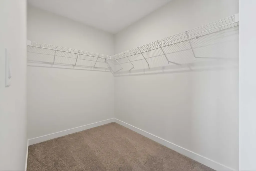 159 Greenwich Drive NW Calgary AB T3B6N9