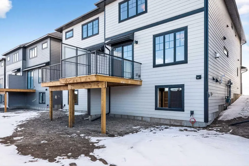 159 Greenwich Drive NW Calgary AB T3B6N9
