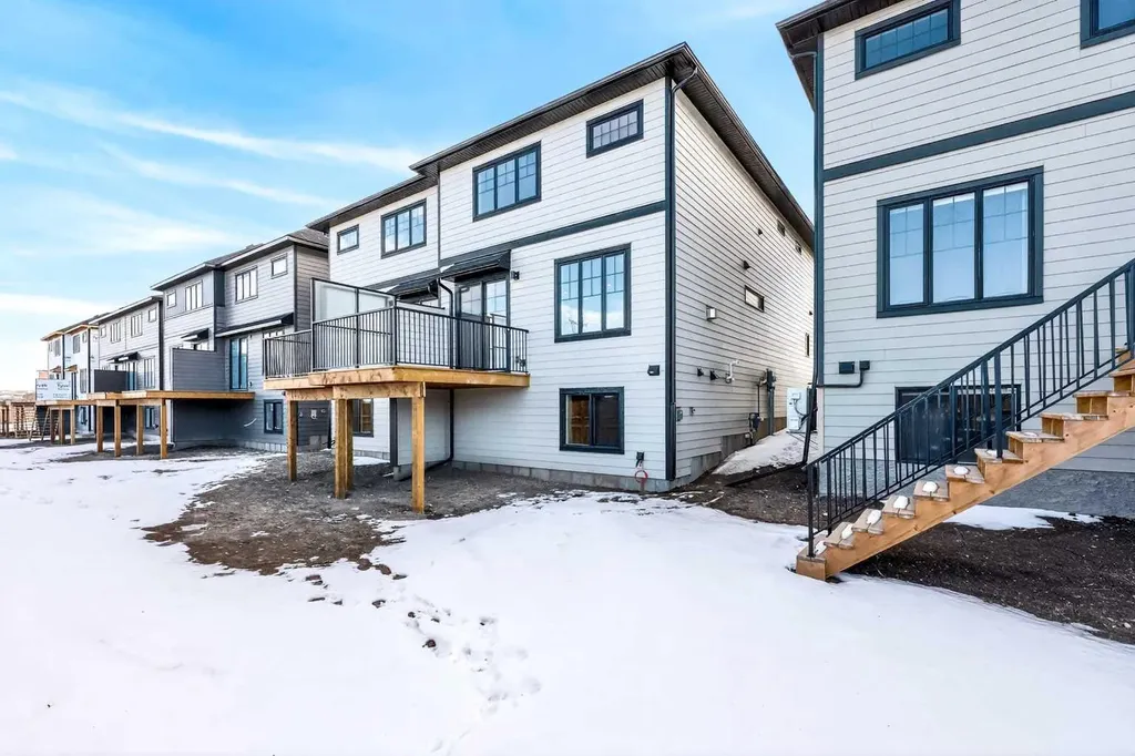 159 Greenwich Drive NW Calgary AB T3B6N9