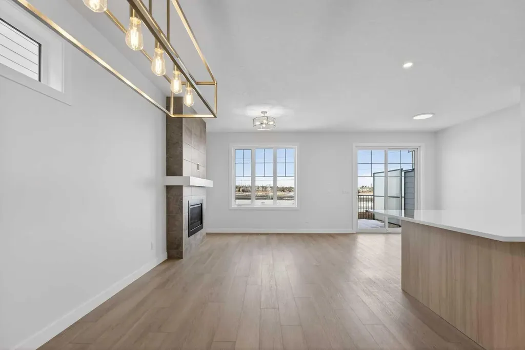159 Greenwich Drive NW Calgary AB T3B6N9