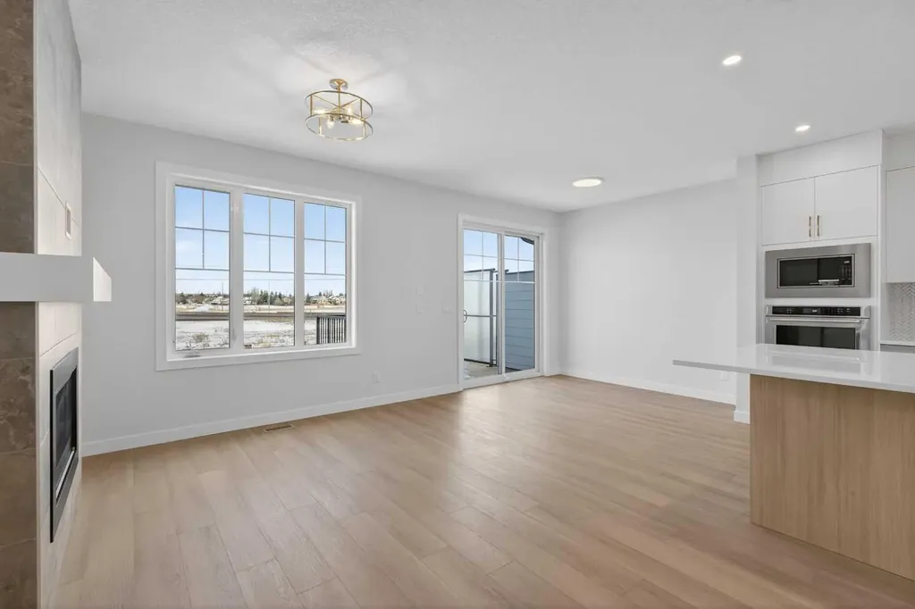 159 Greenwich Drive NW Calgary AB T3B6N9