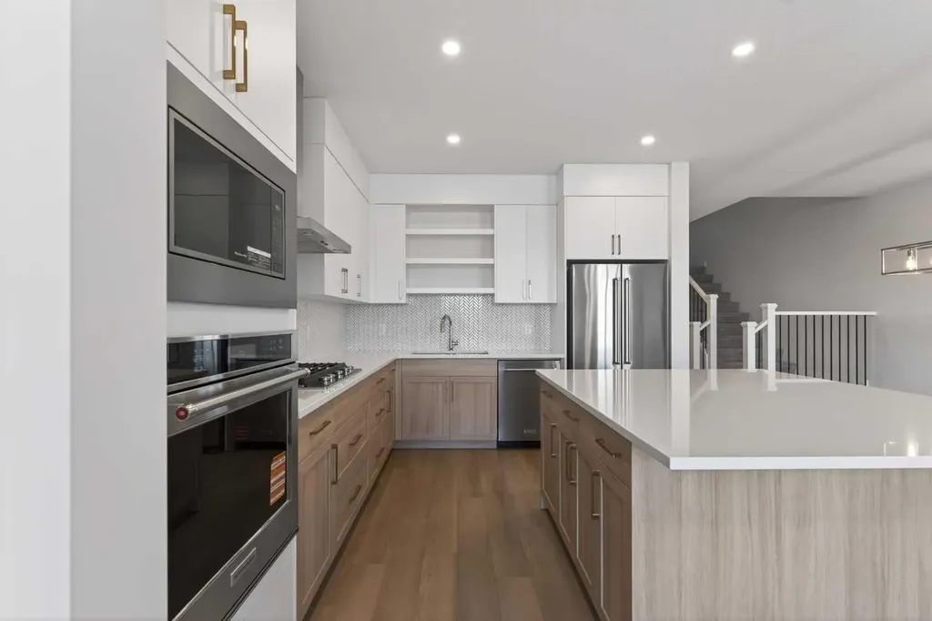159 Greenwich Drive NW Calgary AB T3B6N9