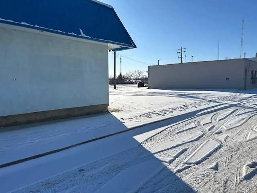 119 1 Avenue E Brooks AB T1R 0S4