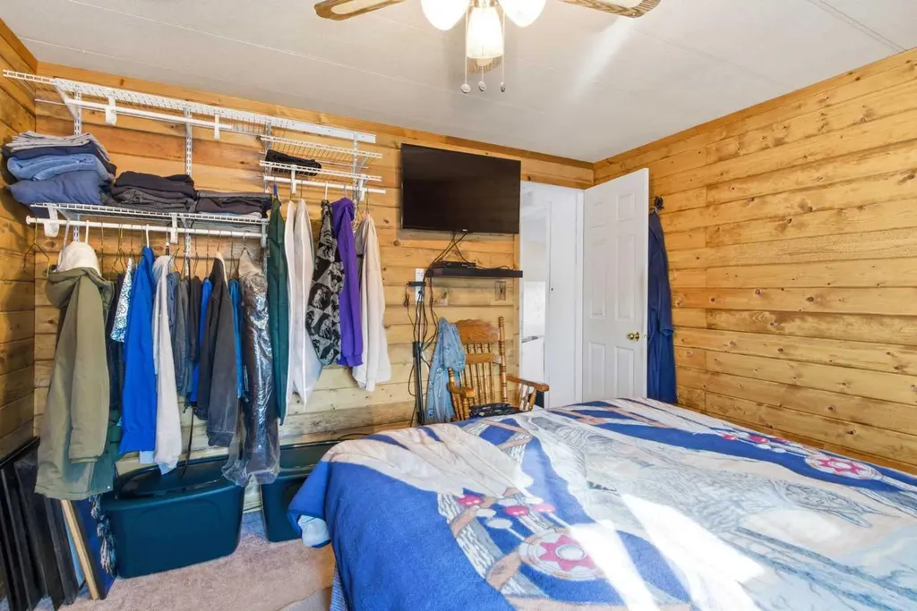 232003 Range Road 242 Namaka AB T1P 0N1