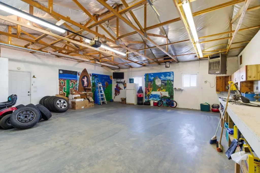 232003 Range Road 242 Namaka AB T1P 0N1