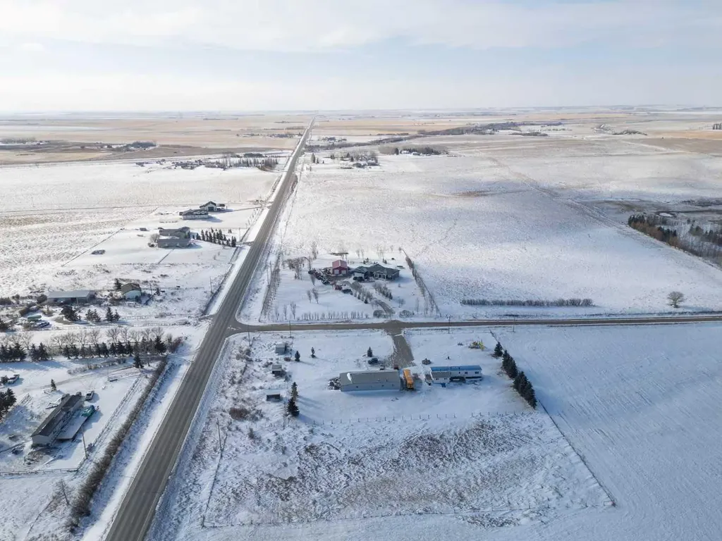 232003 Range Road 242 Namaka AB T1P 0N1