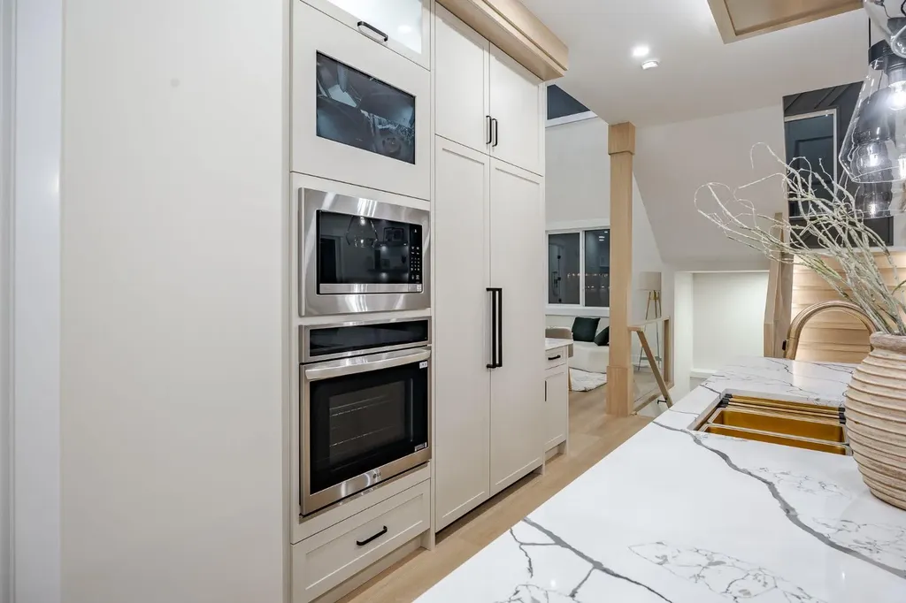 2057 Waterbury Road Chestermere AB T1X 3A9