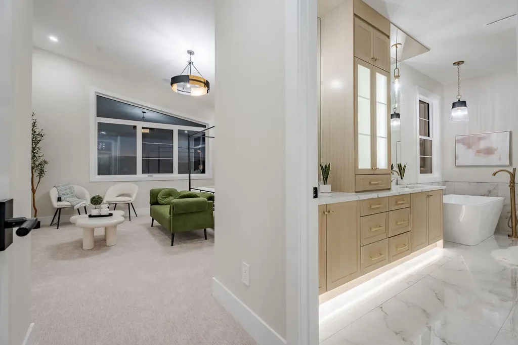 2057 Waterbury Road Chestermere AB T1X 3A9